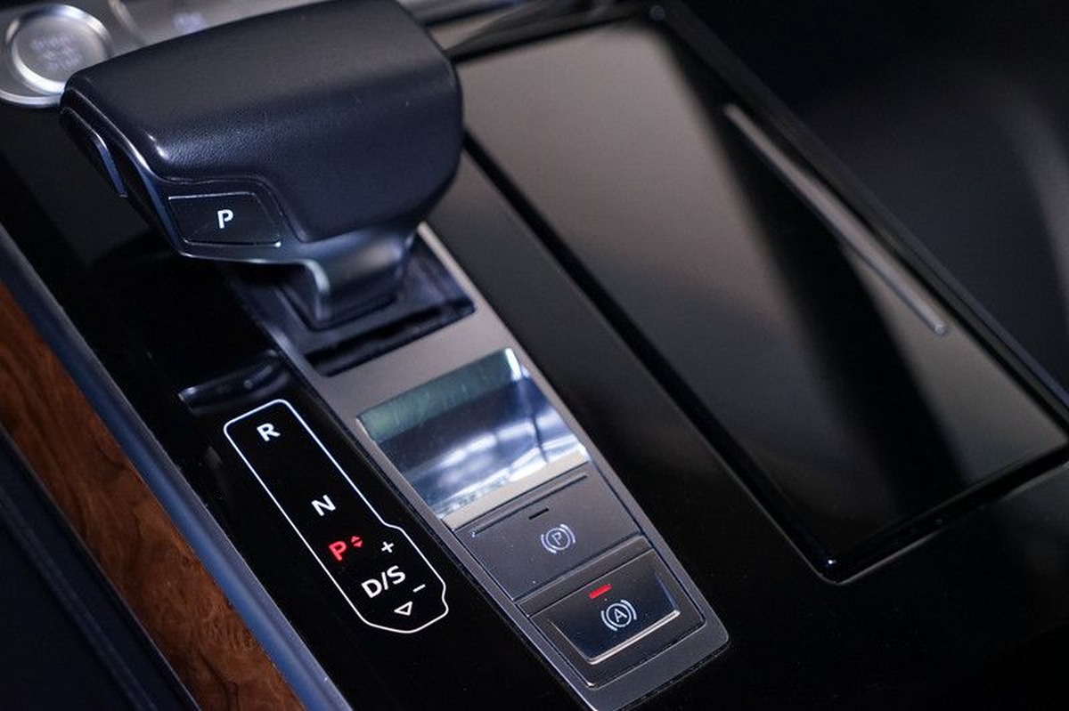 Audi A8 50 TDI 286ch Avus quattro tiptronic 8 B&O Toit ouvrant Caméra 360