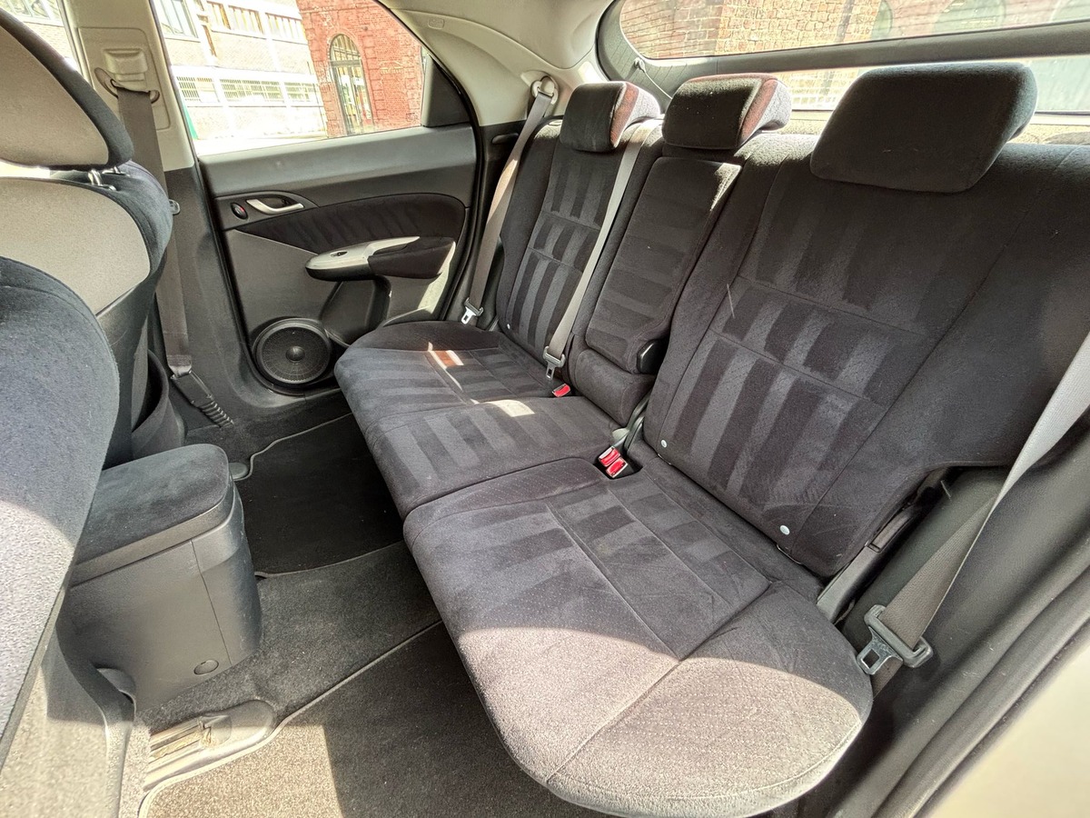 Honda Civic 1.8 VTEC 140 - Finition Sport - Garantie