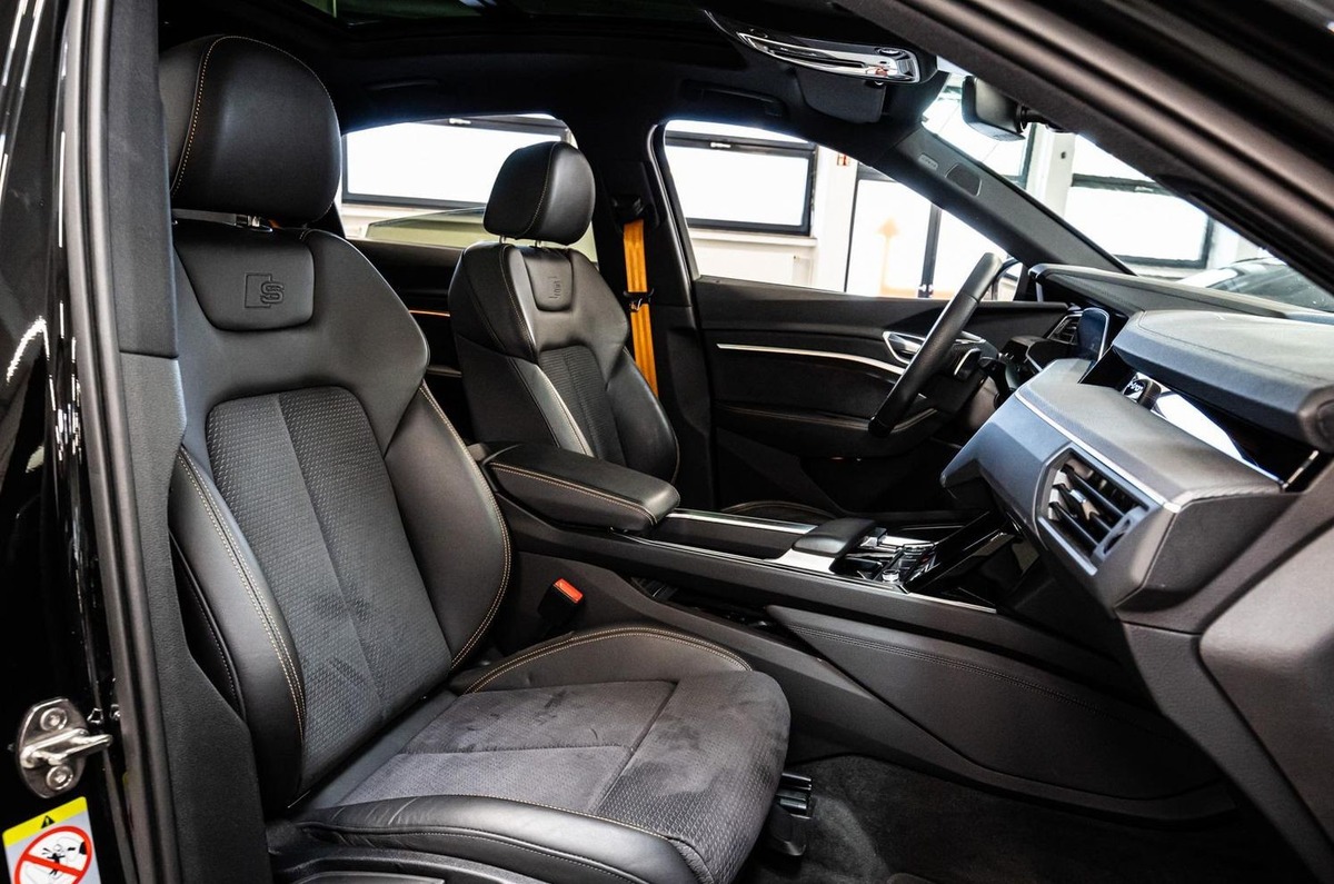 Audi e-tron Sportback 55 408ch S Line e-quattro Toit ouvrant Bang&Olufsen Pack Black Edition