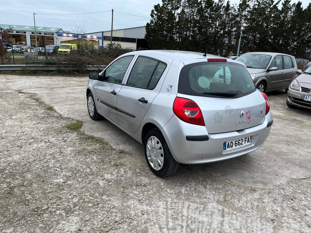 RENAULT Clio 1.5 dci