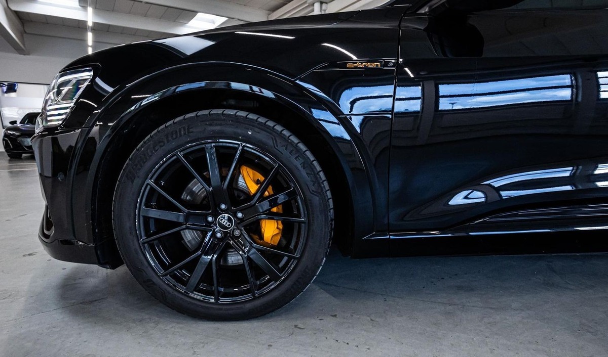 Audi e-tron Sportback 55 408ch S Line e-quattro Black Edition Bang&Olufsen Toit ouvrant