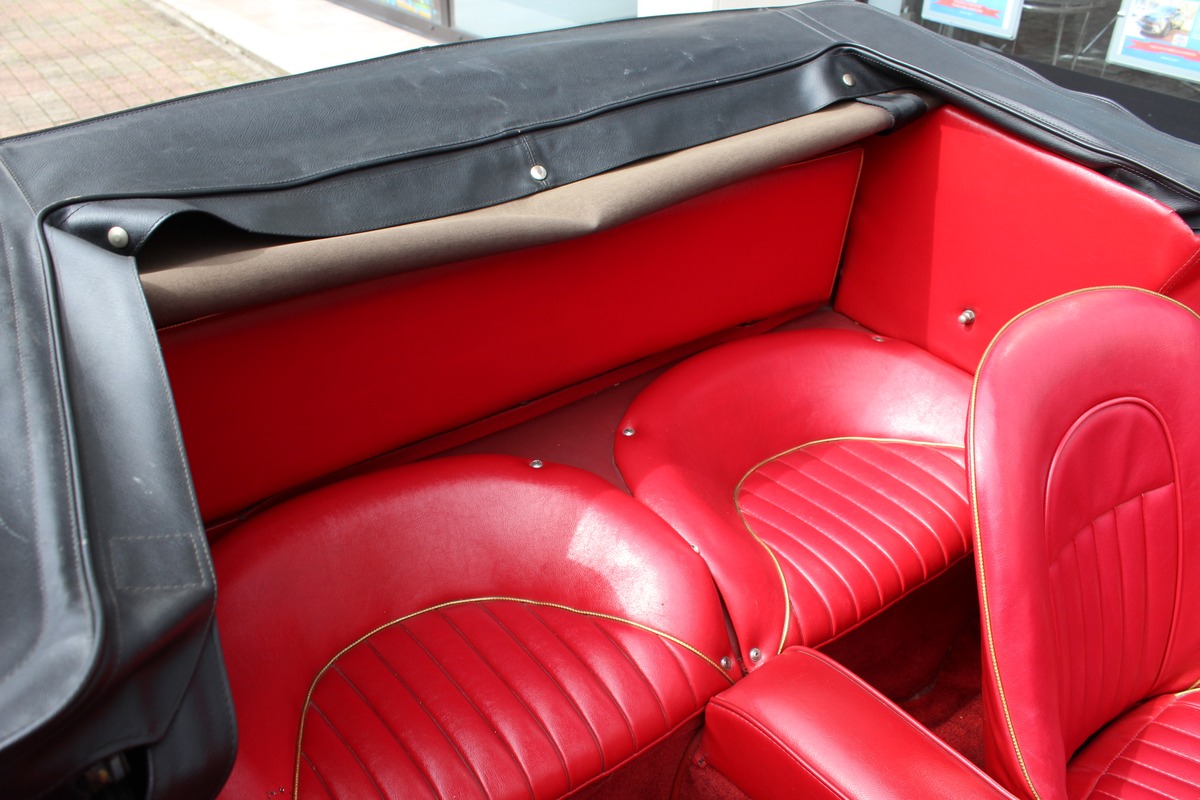Austin Healey 3000 MK III BJ8 Collection  148