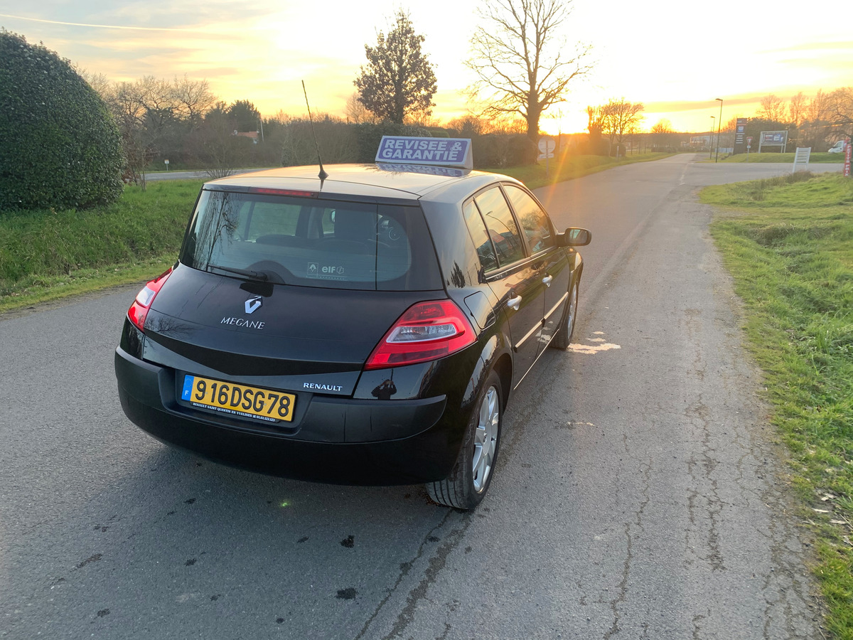 RENAULT Megane mégane 1.6i 16v - 110ch 60117km