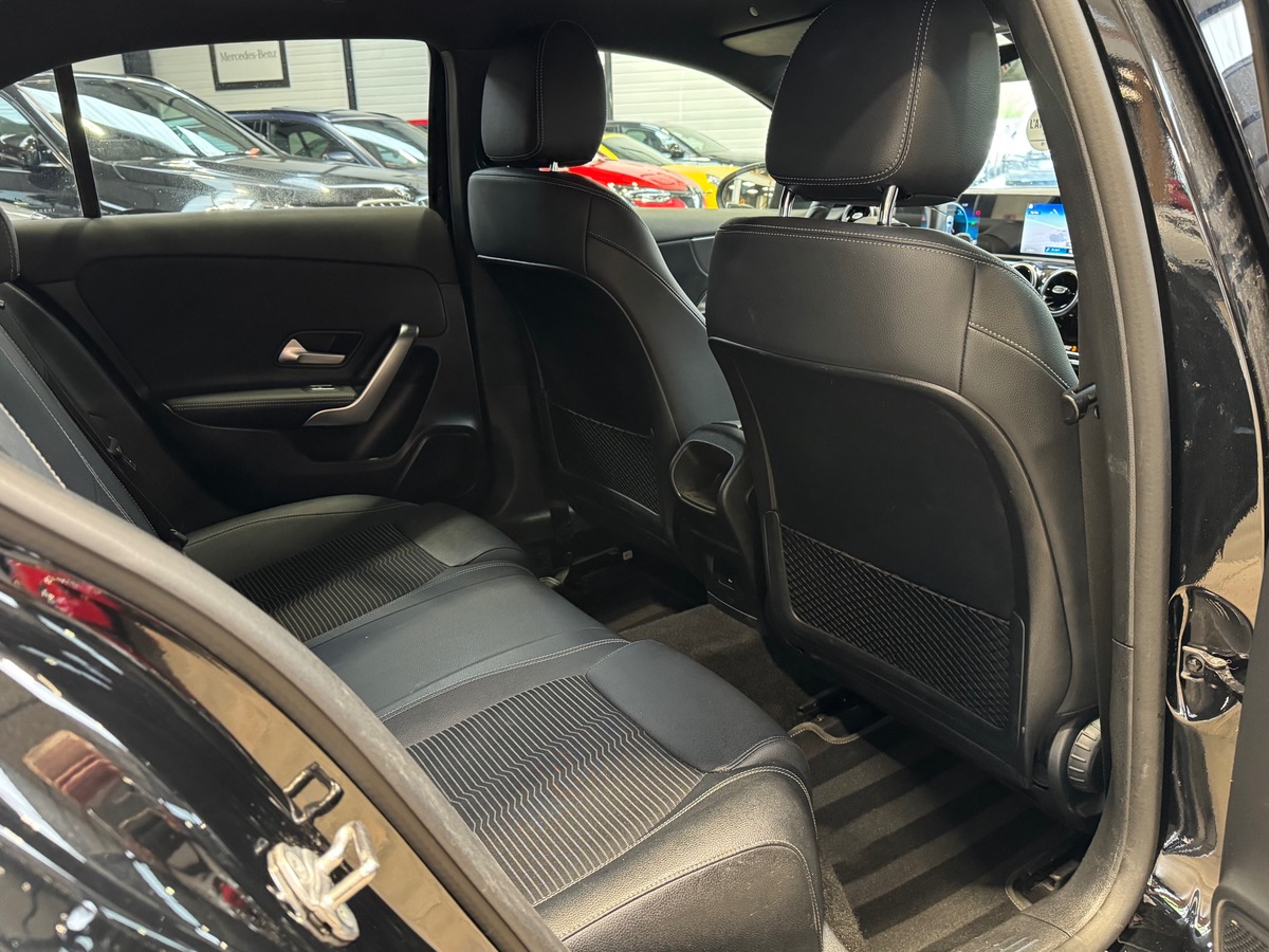 Mercedes-Benz Classe A 200 PROGRESSIVE LINE 163CV 7G-DCT 1ERE MAIN