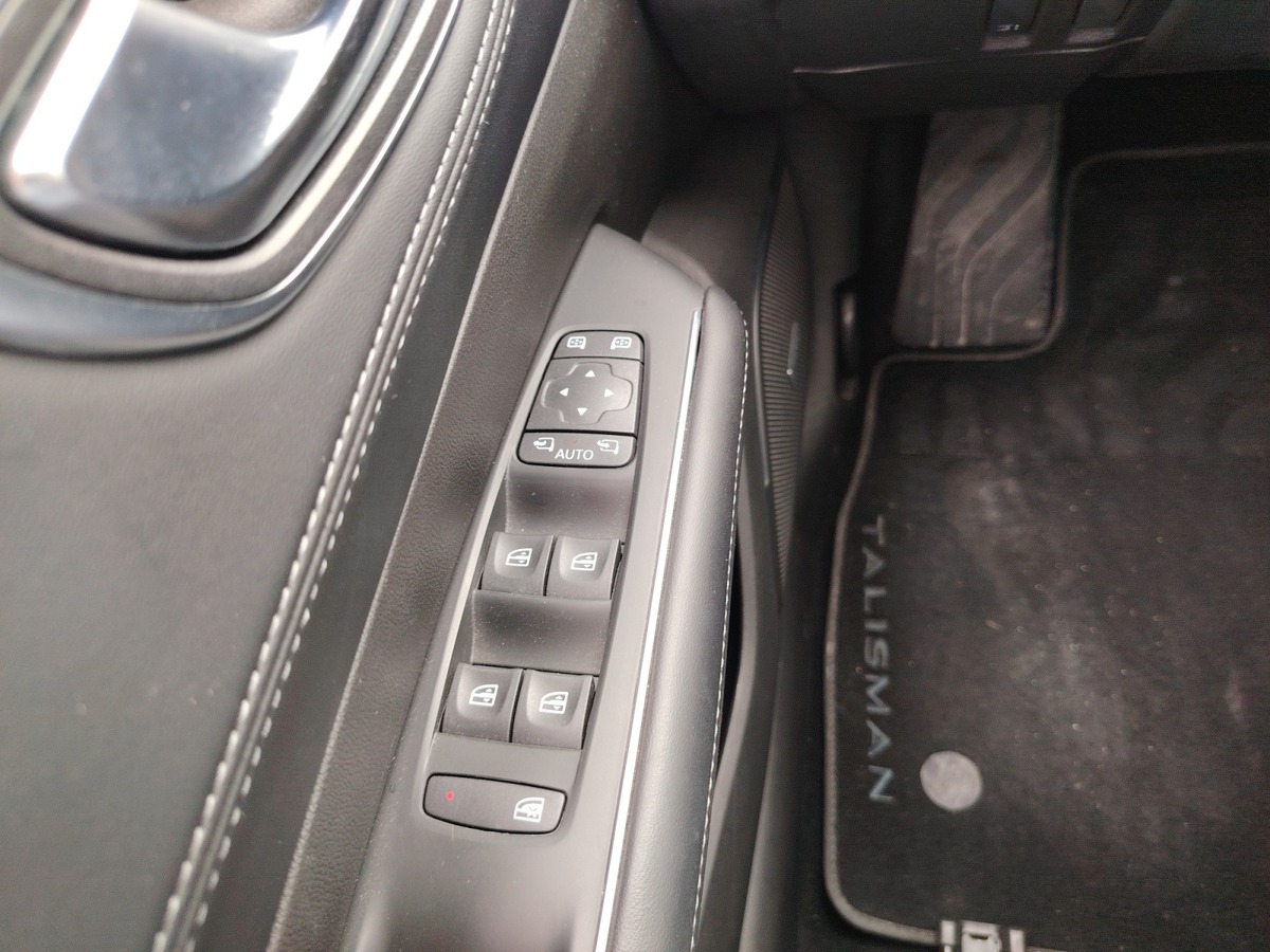 RENAULT Talisman Estate 2.0 dci 200 initiale Paris seulement 43500 kms . 2 eme Main