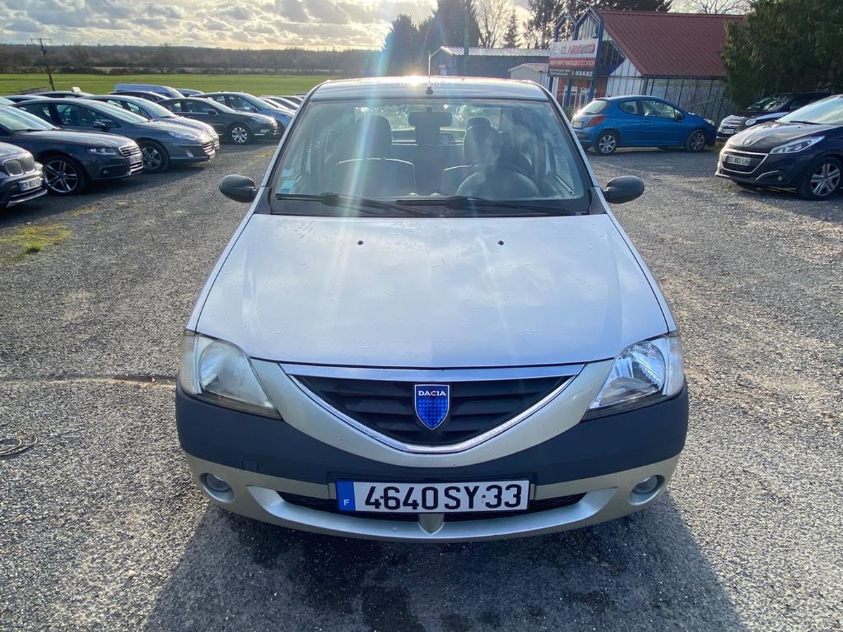 Dacia Logan 1.5 dci 70cv 1ere main 143679km avec crochet d’attelage