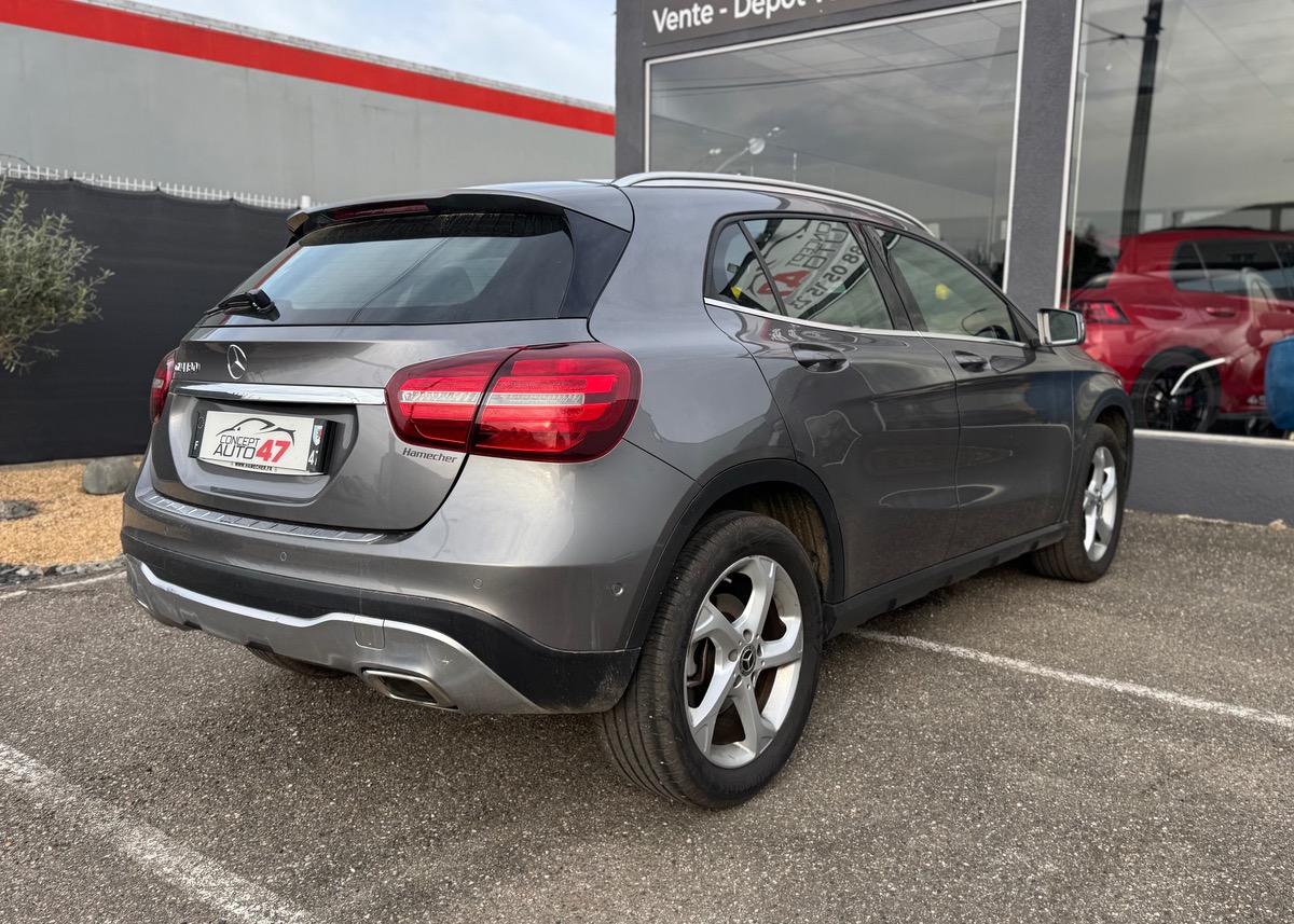 Mercedes-Benz GLA (2) 180 SENSATION 7G-DCT