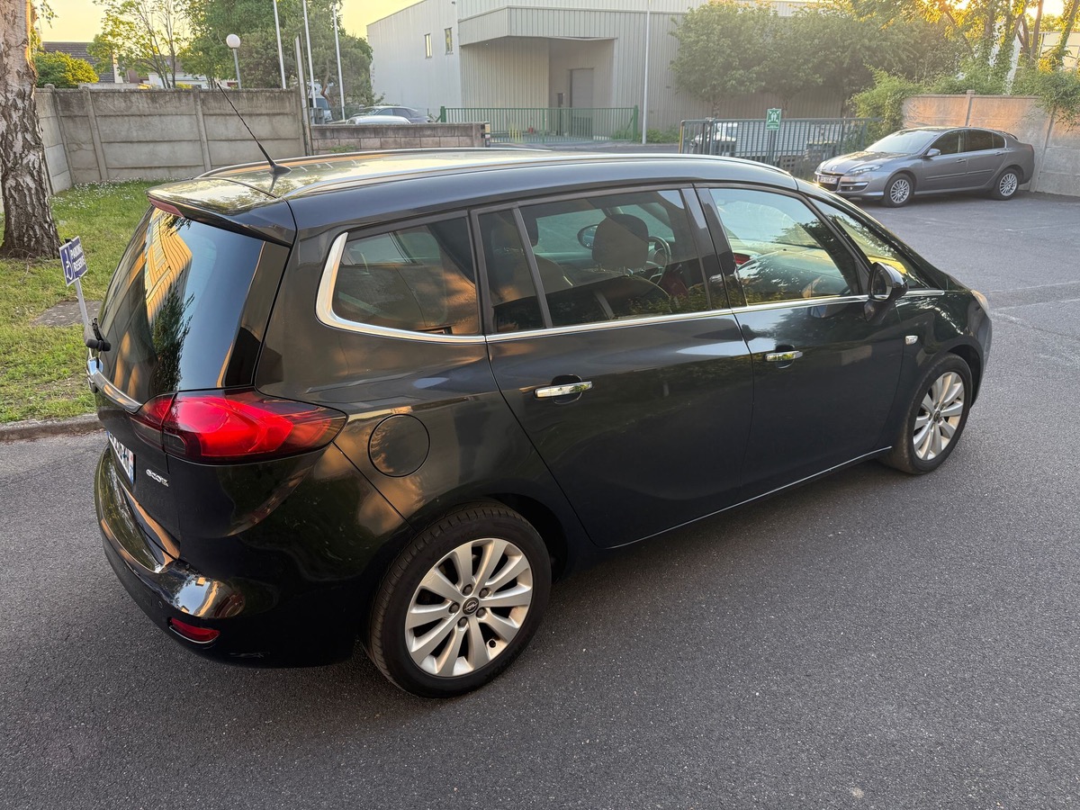 Opel Zafira Tourer 2.0 CDTI 131 CV cosmo 7 place 1er main 4XCB