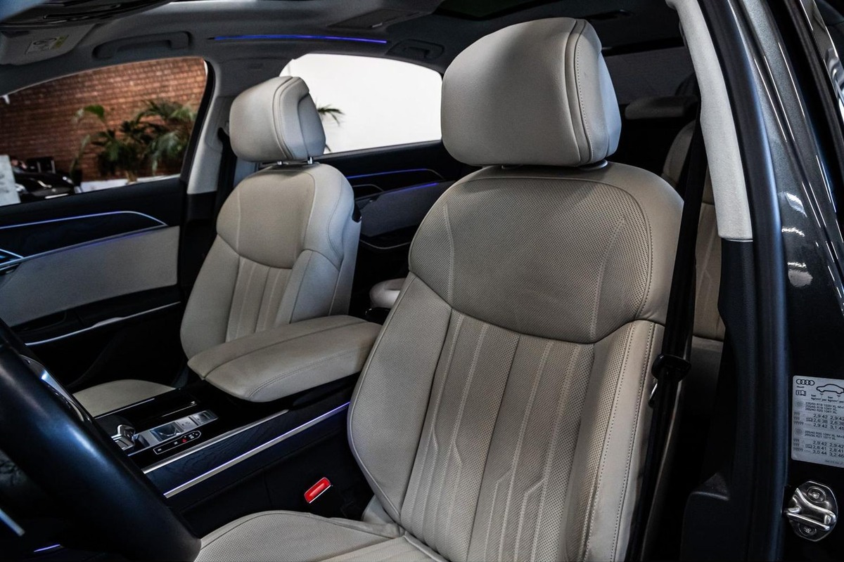 Audi A8 IV 60 TFSI e 462ch Avus quattro tiptronic 8 Toit ouvrant Bang&Olufsen