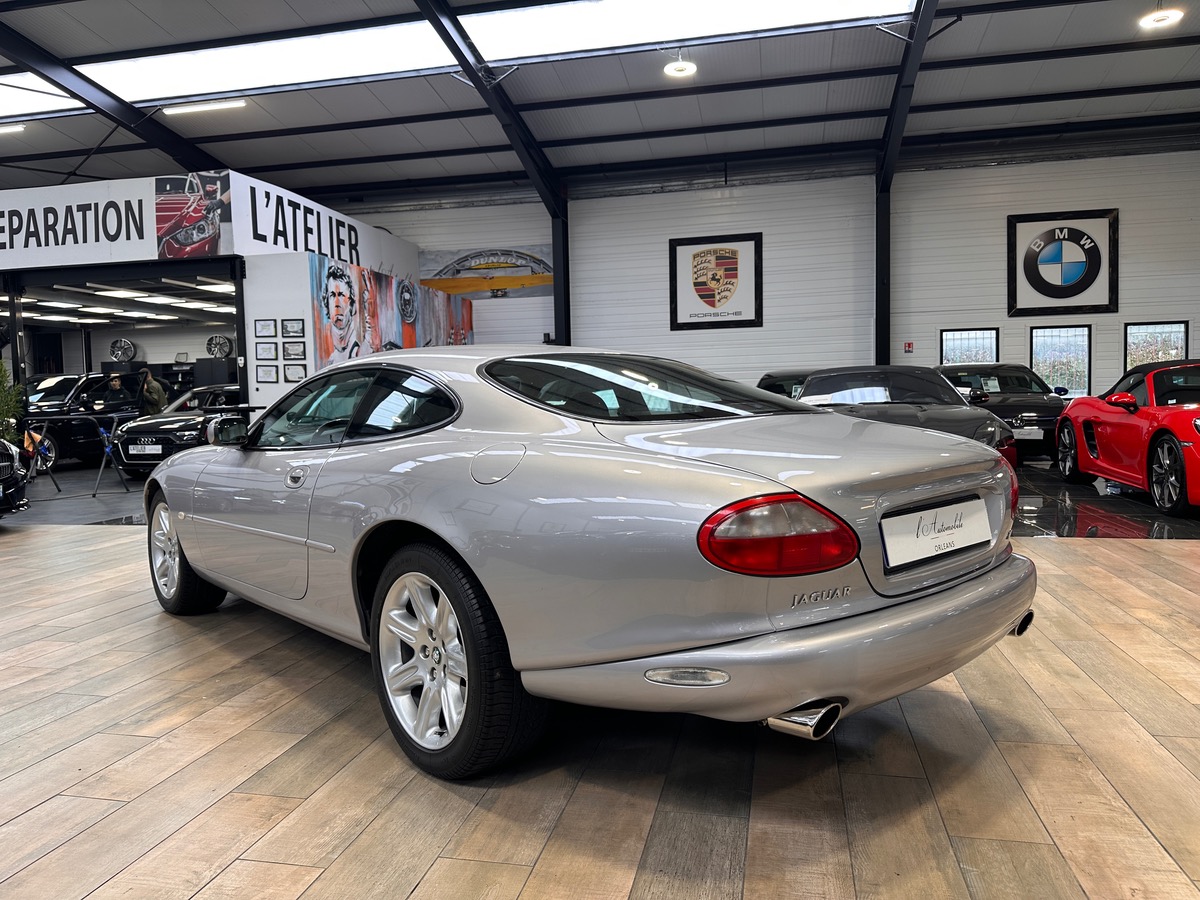 Jaguar XK8 Coupe 4.0i V8