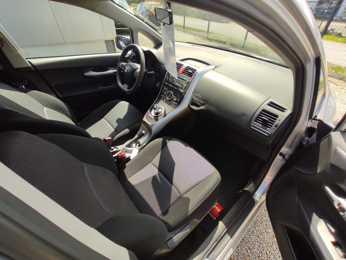 Toyota Auris 1.8 Hybrid HSd 136h Luna