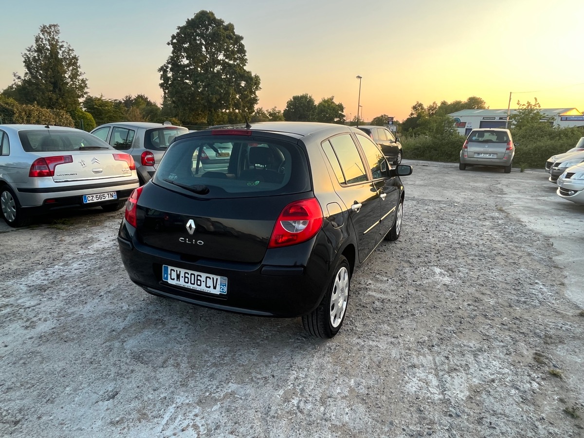 RENAULT Clio 1.5 dci