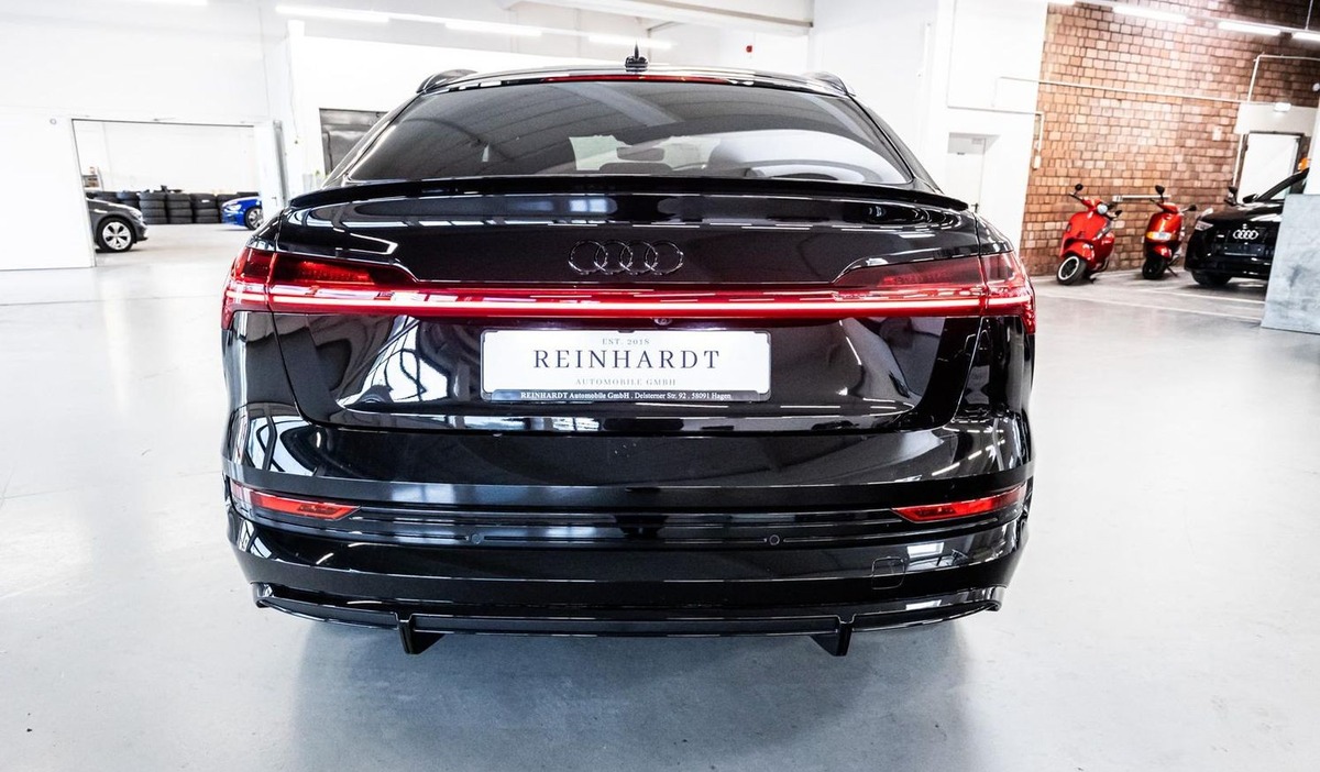 Audi e-tron Sportback 55 408ch S Line e-quattro Toit ouvrant Bang&Olufsen Pack Black Edition