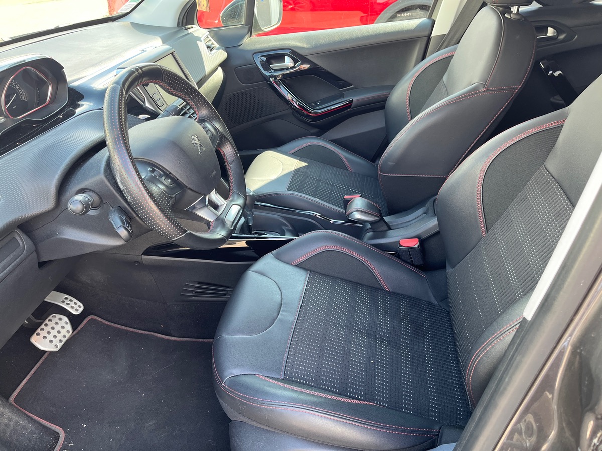 Peugeot 2008 1.5 BLUEHDI 120 S&S GT LINE EAT6 + SUIVI COMPLET + ATTELAGE
