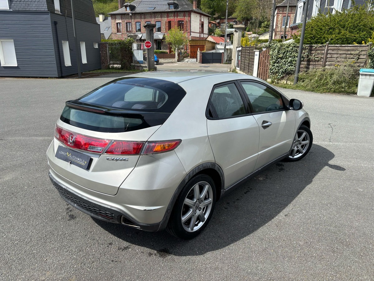 Honda Civic 1.8 VTEC 140 - Finition Sport - Garantie