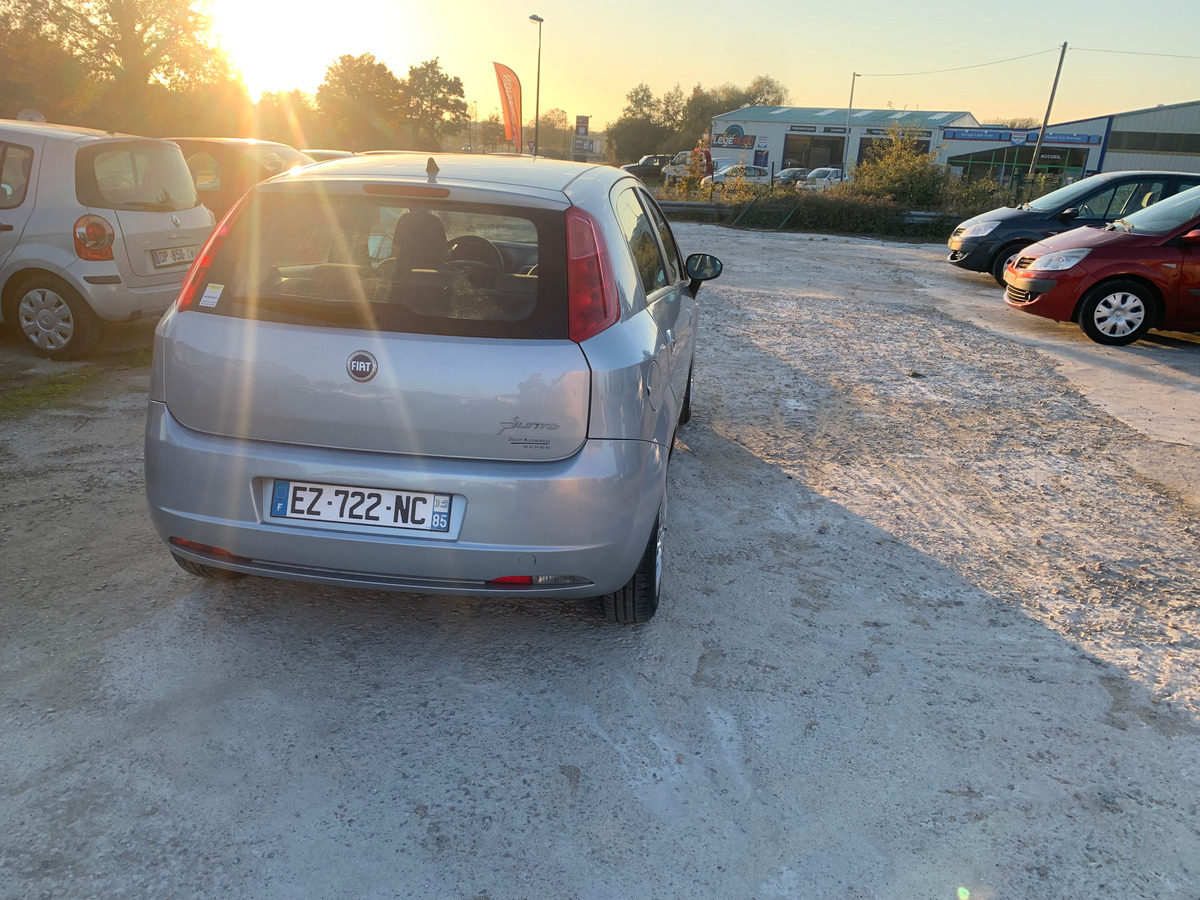 Fiat Punto grande 1.4i - 77CH 138205KM