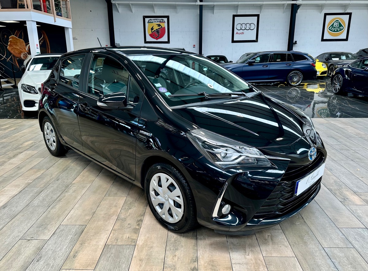 Toyota Yaris III (2) Hybrid 100H Dynamic 5P BVA