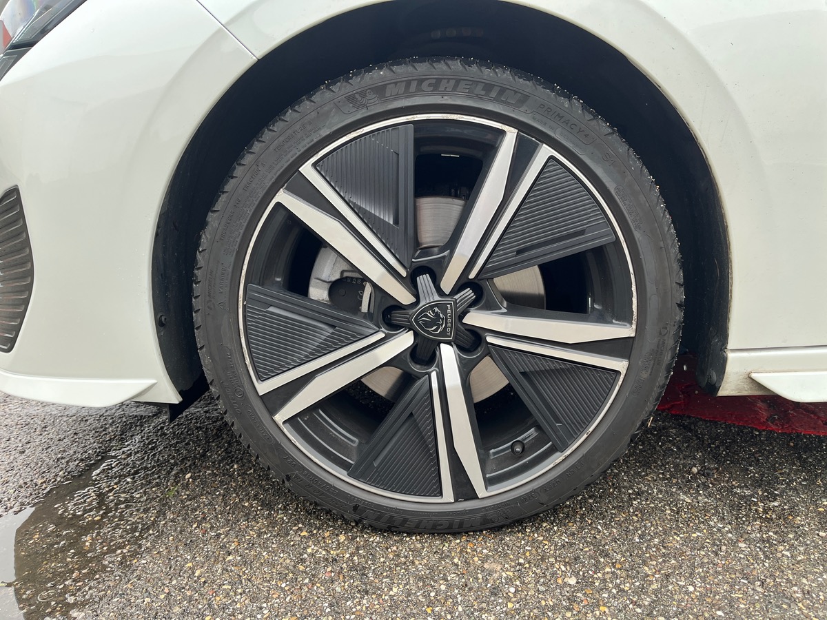 Peugeot 308 III 1.5 BLUEHDI 130 S&S GT EAT8