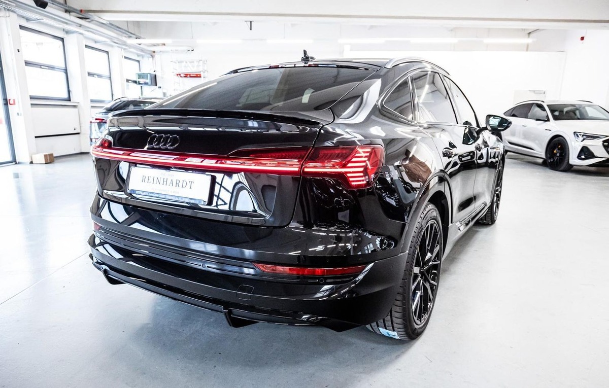 Audi e-tron Sportback 55 408ch S Line e-quattro Toit ouvrant Bang&Olufsen Pack Black Edition
