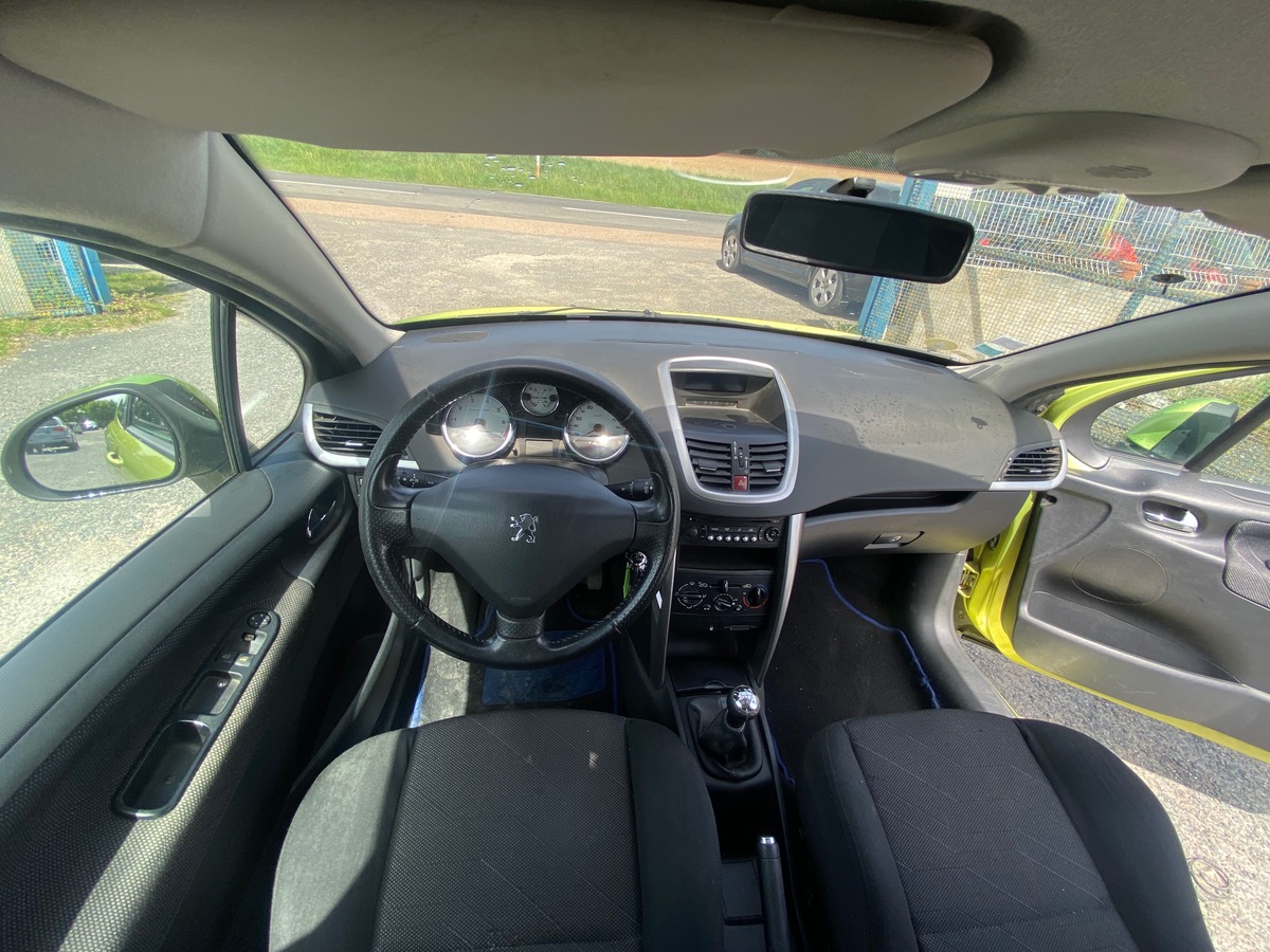 Peugeot 207 1.4 90cv 157000km urban 
