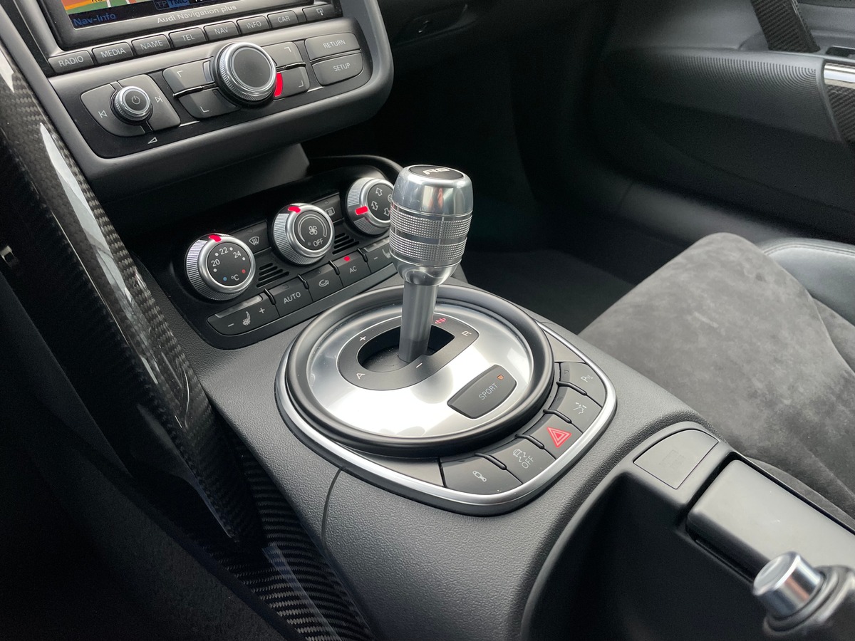 Audi R8 V8 4.2 430 Quattro R-Tronic 6 Carbon 