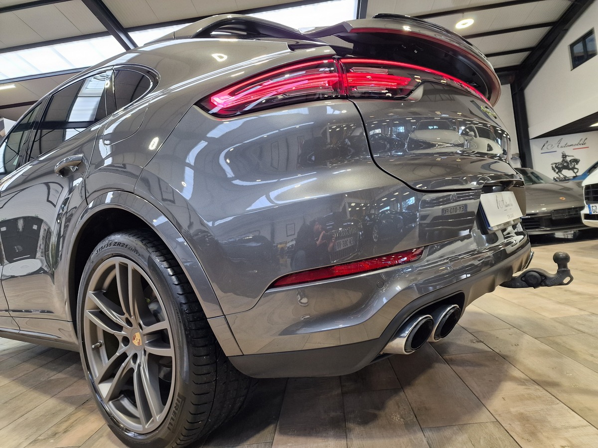 Porsche Cayenne Coupé III 3.0 V6 462 E-HYBRID PLATINIUM EDITION