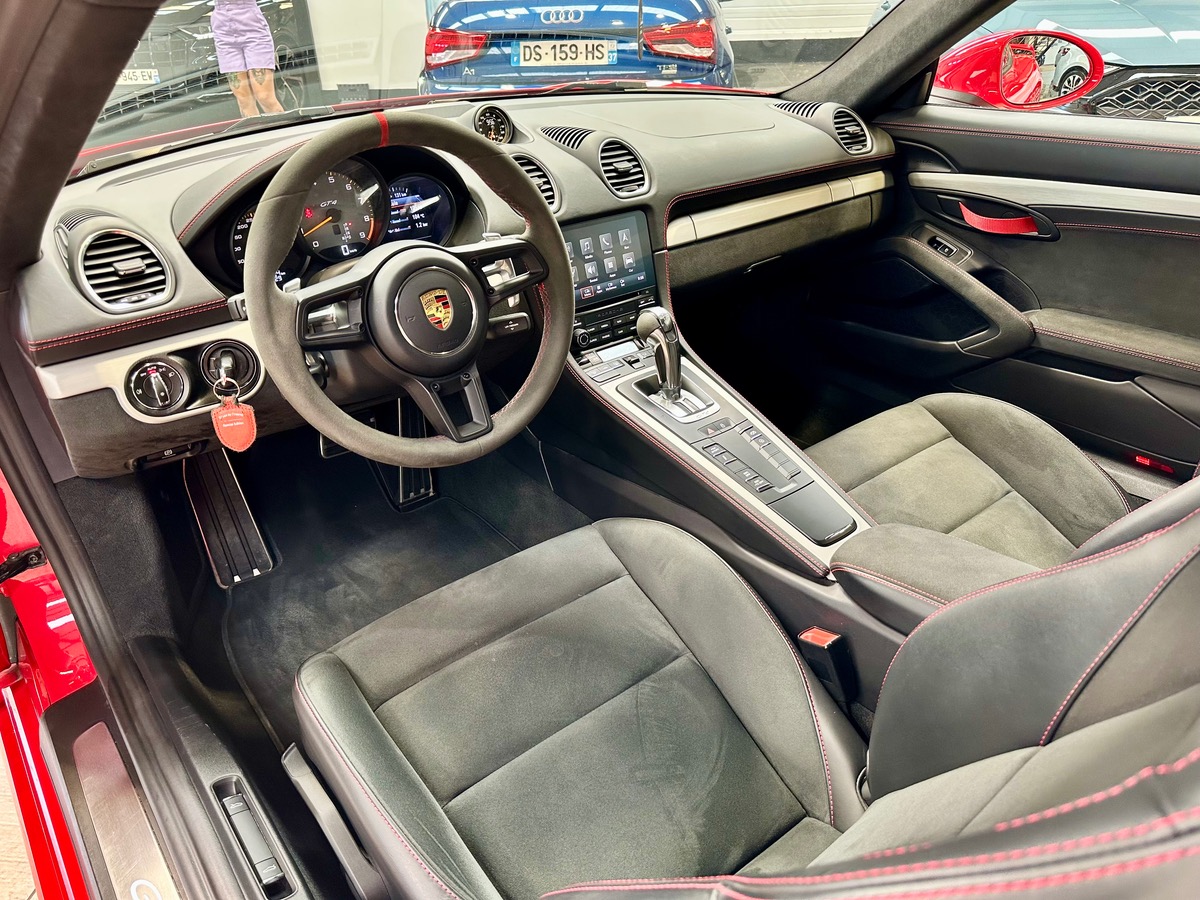 Porsche 718 Cayman GT4 4.0 420 PDK7