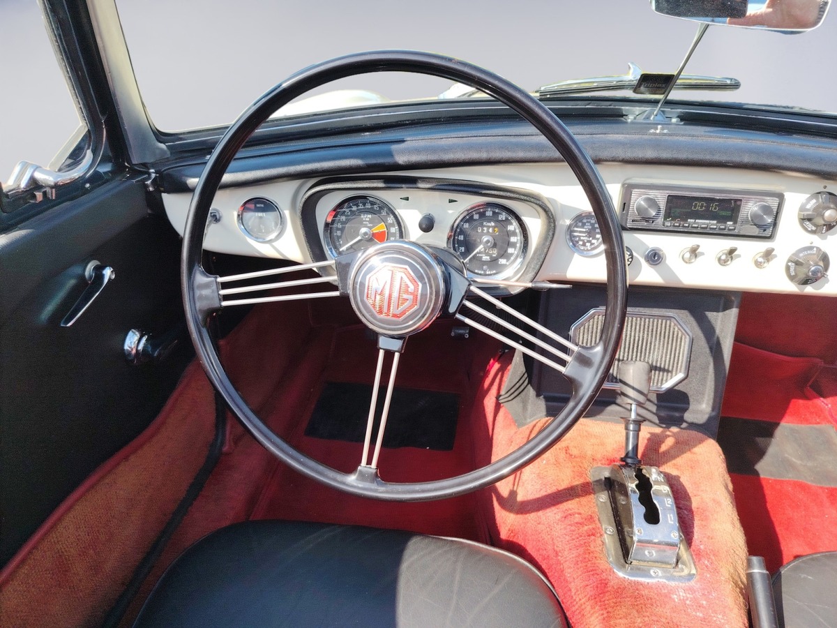 MG MG B CABRIOLET , 1965, boite auto MODELE TRES RARE