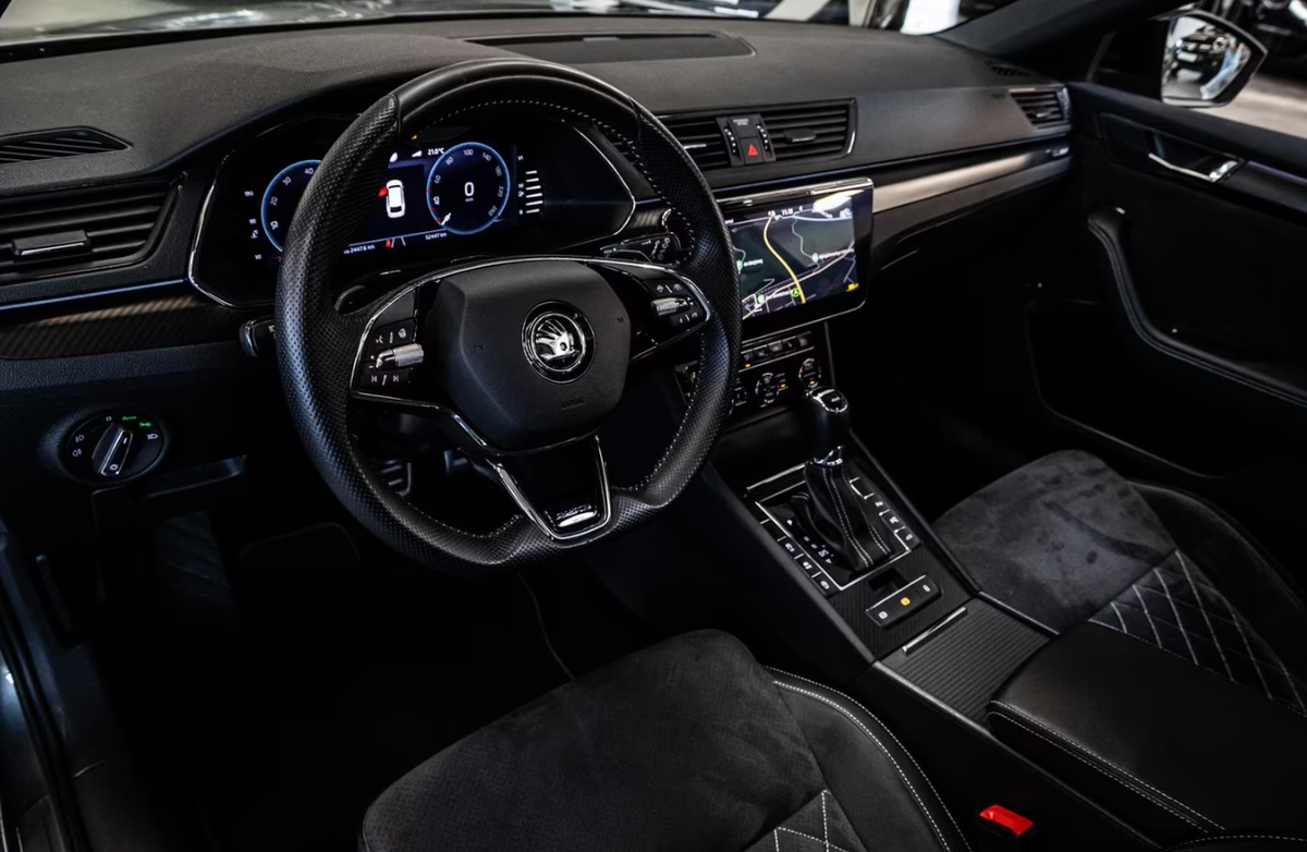 Skoda Superb Combi III 2.0 TDI 200ch SCR Sportline 4x4 DSG7 Full options