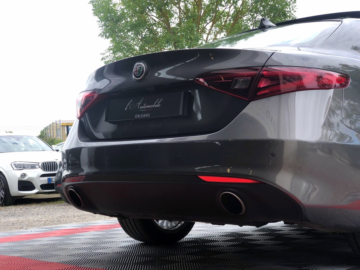 Alfa Romeo Giulia 2.0 TB 200 LUSSO EDITION AT8