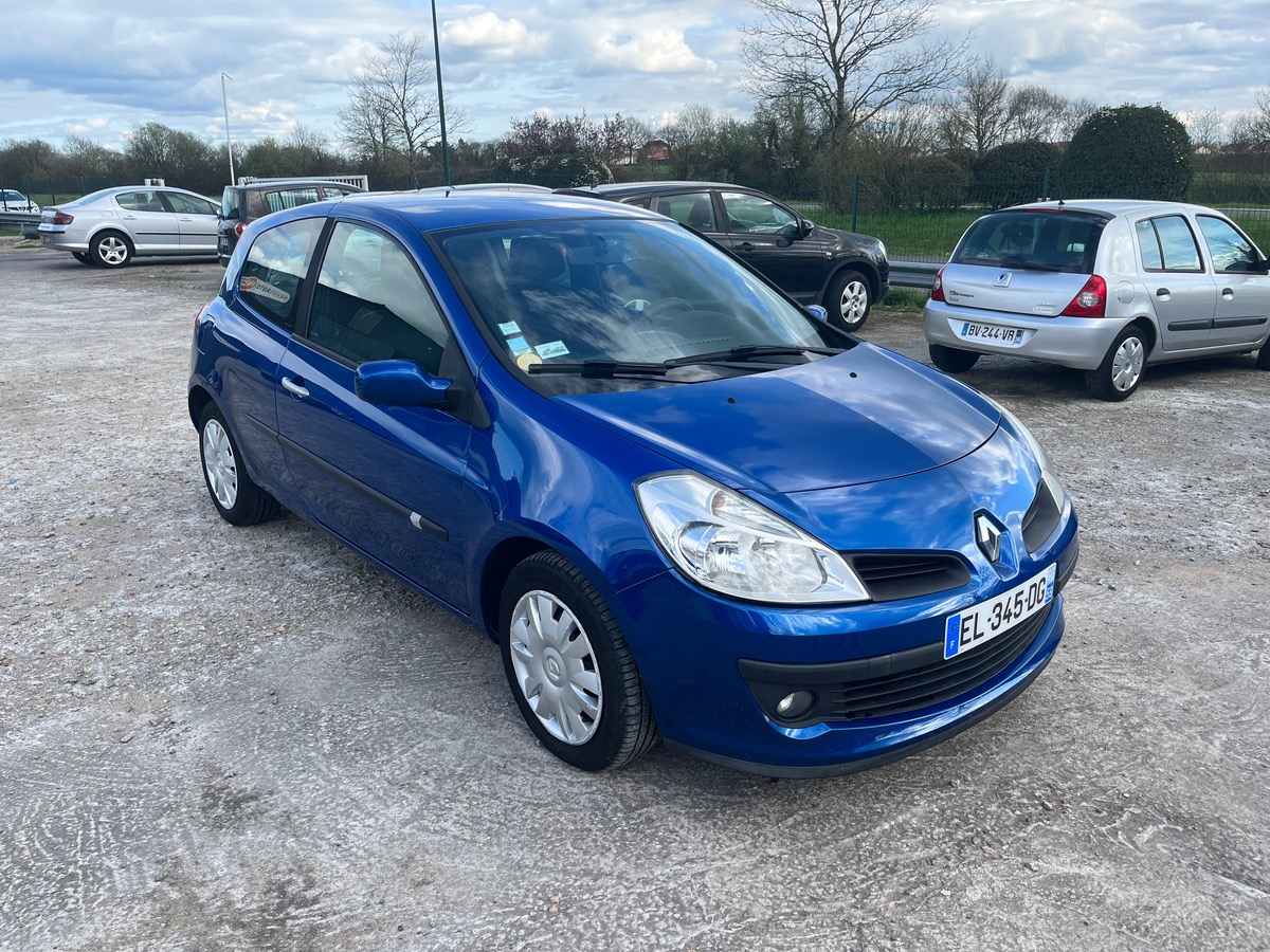 RENAULT Clio 1.5 dci 176740km