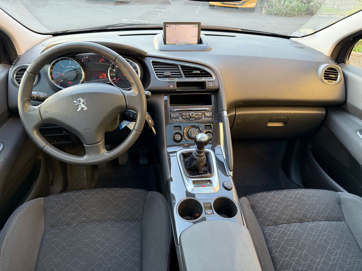 Peugeot 3008 1.6 HDI 115 CV allure en 4XCBL