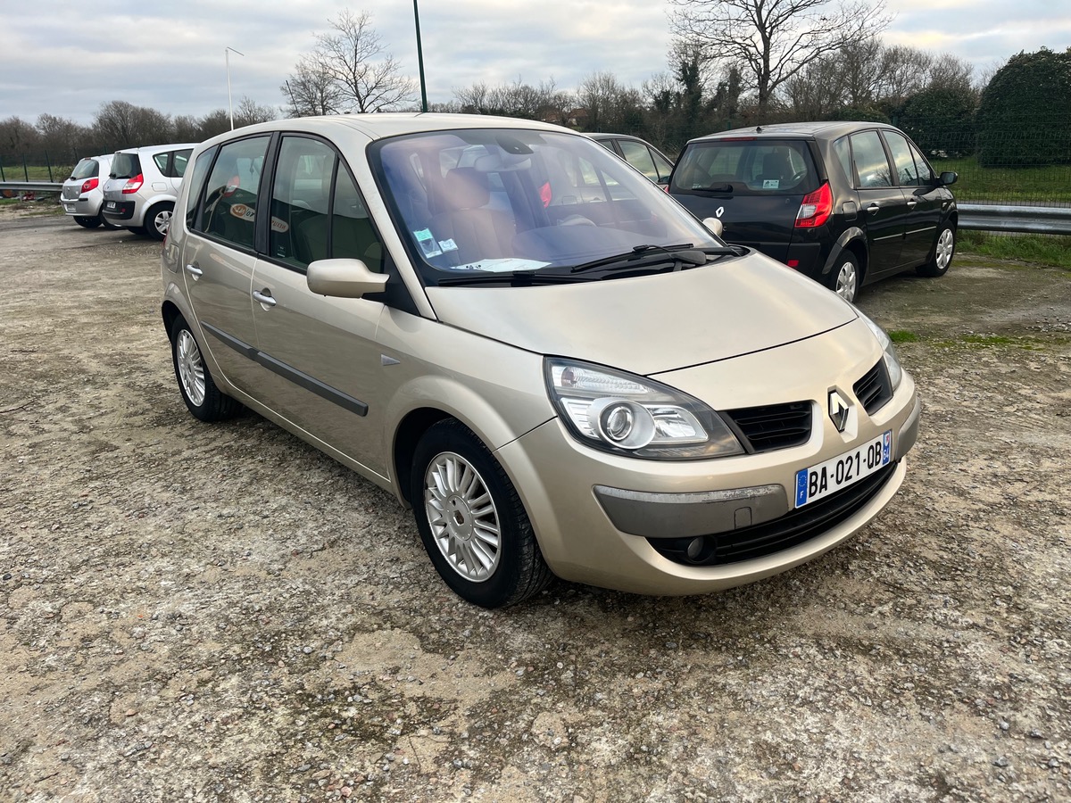 RENAULT Scenic 2.0i 119590km