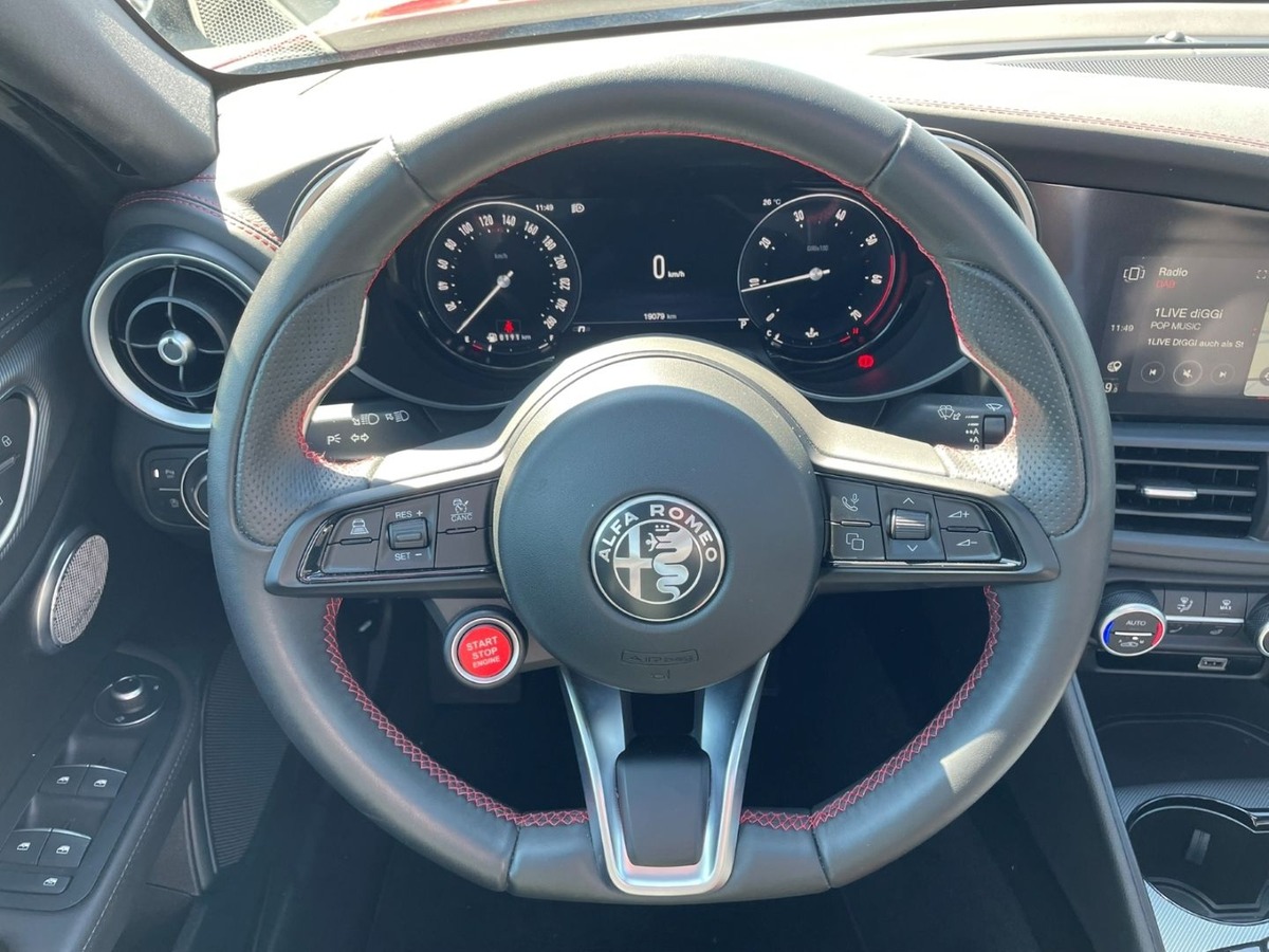 Alfa Romeo Giulia 2.0T 280ch Competizione Q4 AT8 Toit ouvrant Harman-Kardon