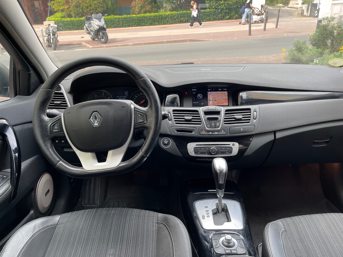 RENAULT Laguna 1.5 DCI 110 cv / Finition BOSE / Jantes / GPS / 5Portes / Boite Auto
