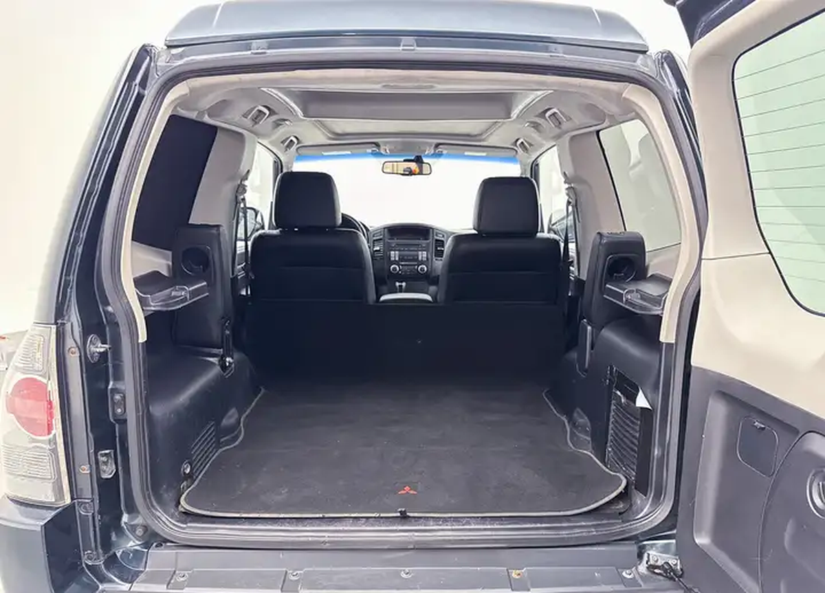 Mitsubishi Pajero 3.2 DI-D Instyle 2 places