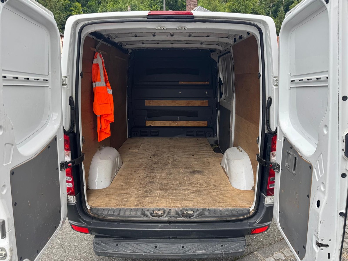 Mercedes-Benz Sprinter 906.613 210CDI 2.2 Fourgon moyen tôlé 3.0T 95 cv