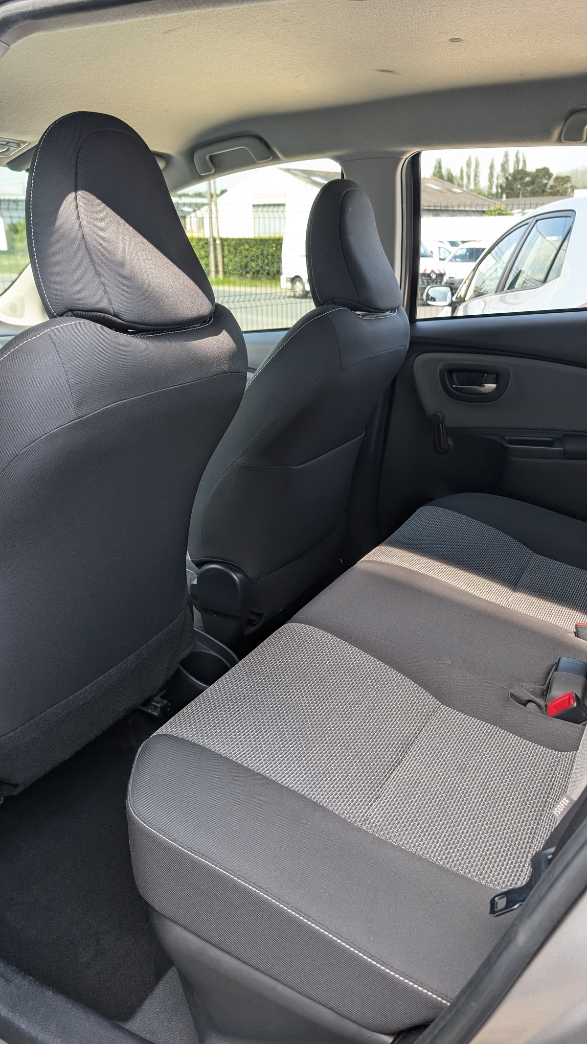 Toyota Yaris Hybrid III (2) 100H