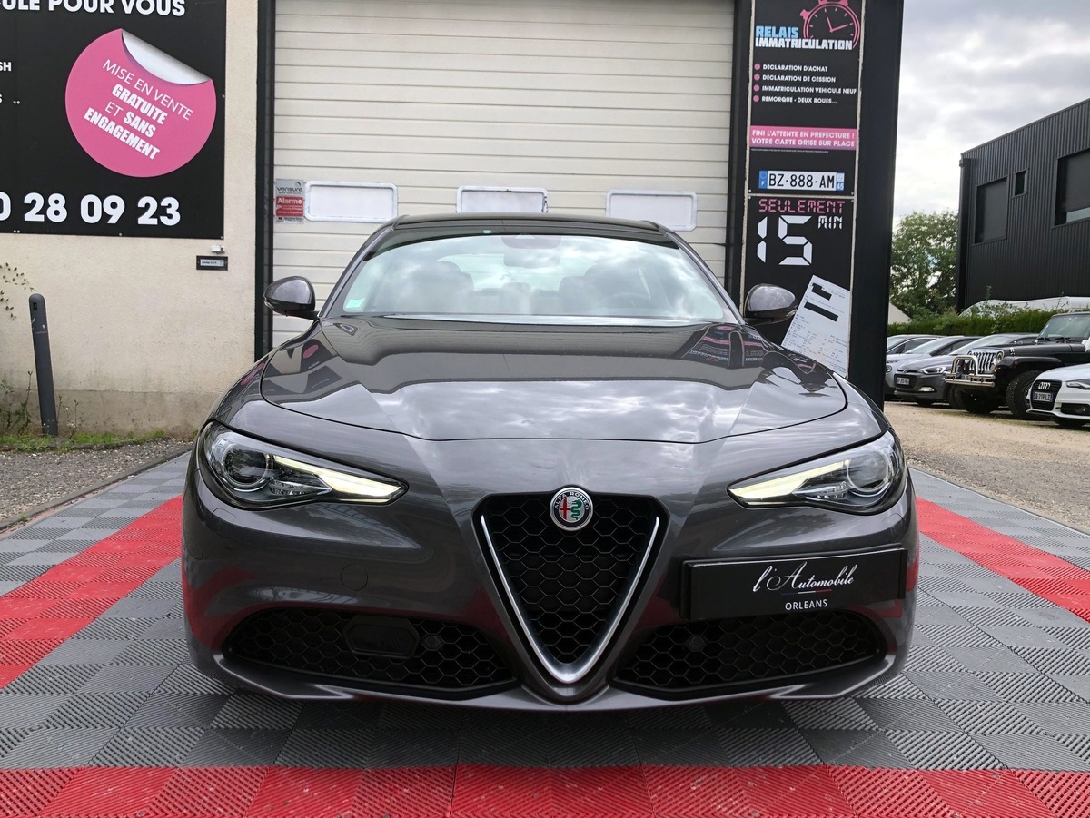 Alfa Romeo Giulia 2.0 TB 200 LUSSO EDITION AT8