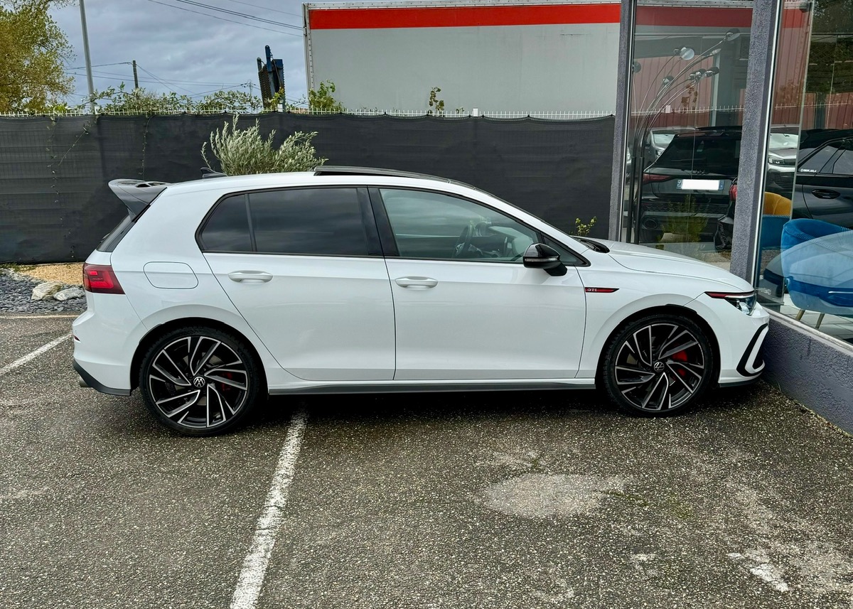 Volkswagen Golf GTI VIII 245 PERFORMANCE