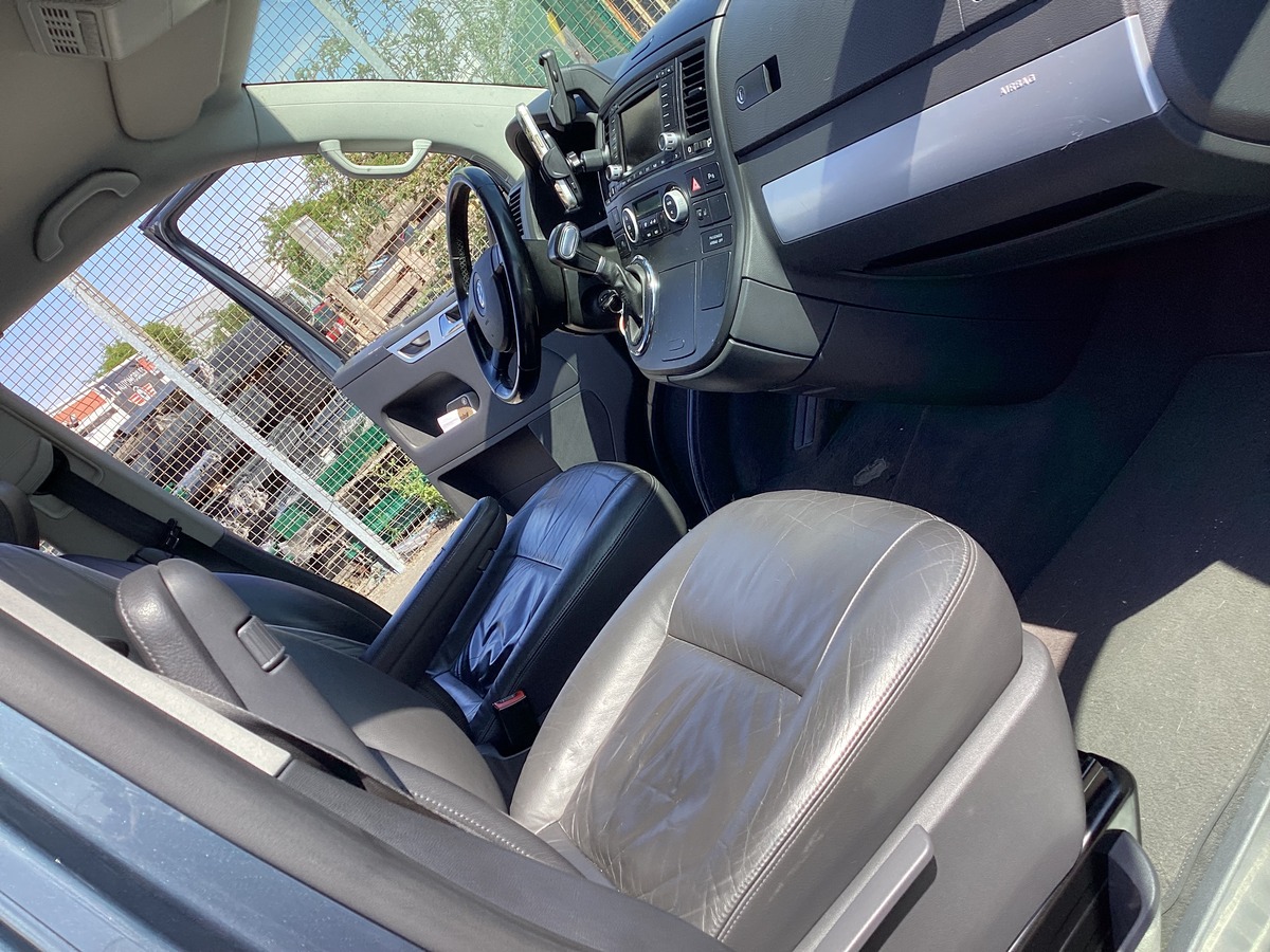 Volkswagen T5 Multivan 2.5 TDI Highline   7 places