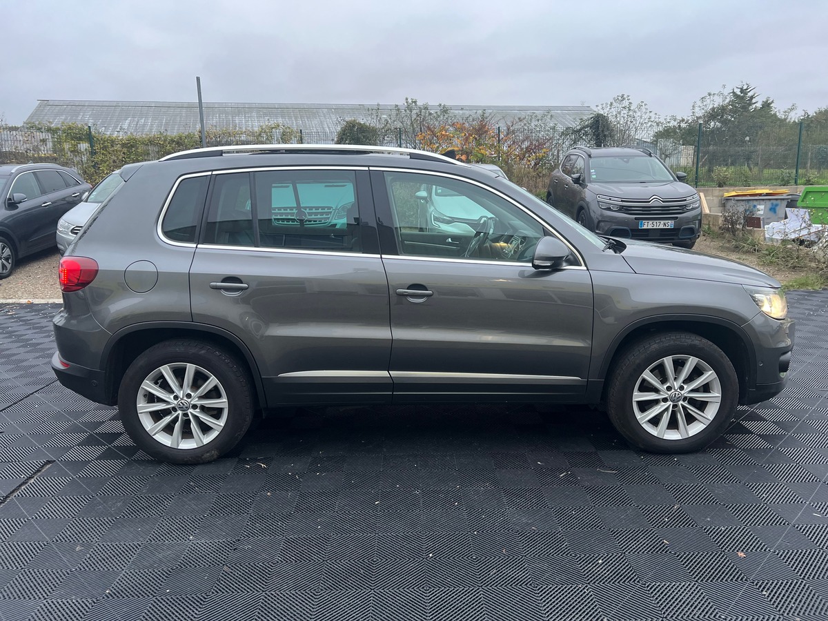 Volkswagen Tiguan 2.0 TDi 4Motion 177 cv Boîte auto - CARNET D'ENTRETIEN - CAMERA DE RECUL -