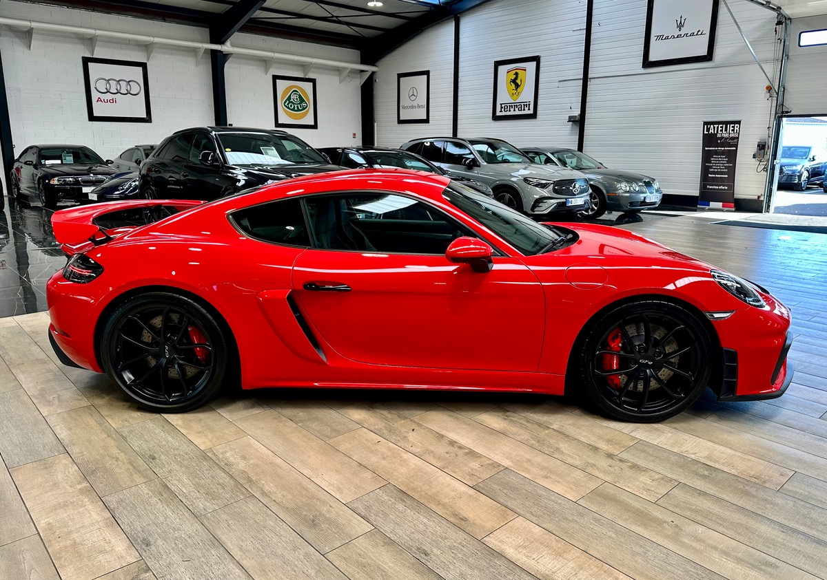 Porsche 718 Cayman GT4 4.0 420 PDK7