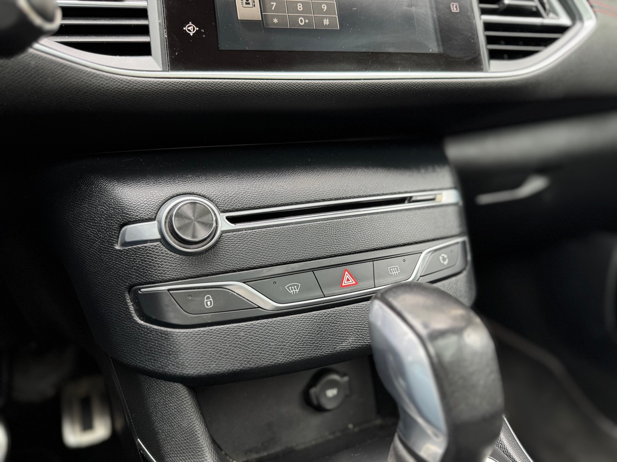 Peugeot 308 GT II (T9) 2.0 BlueHDi 180 cv Boîte auto - Toit Pano