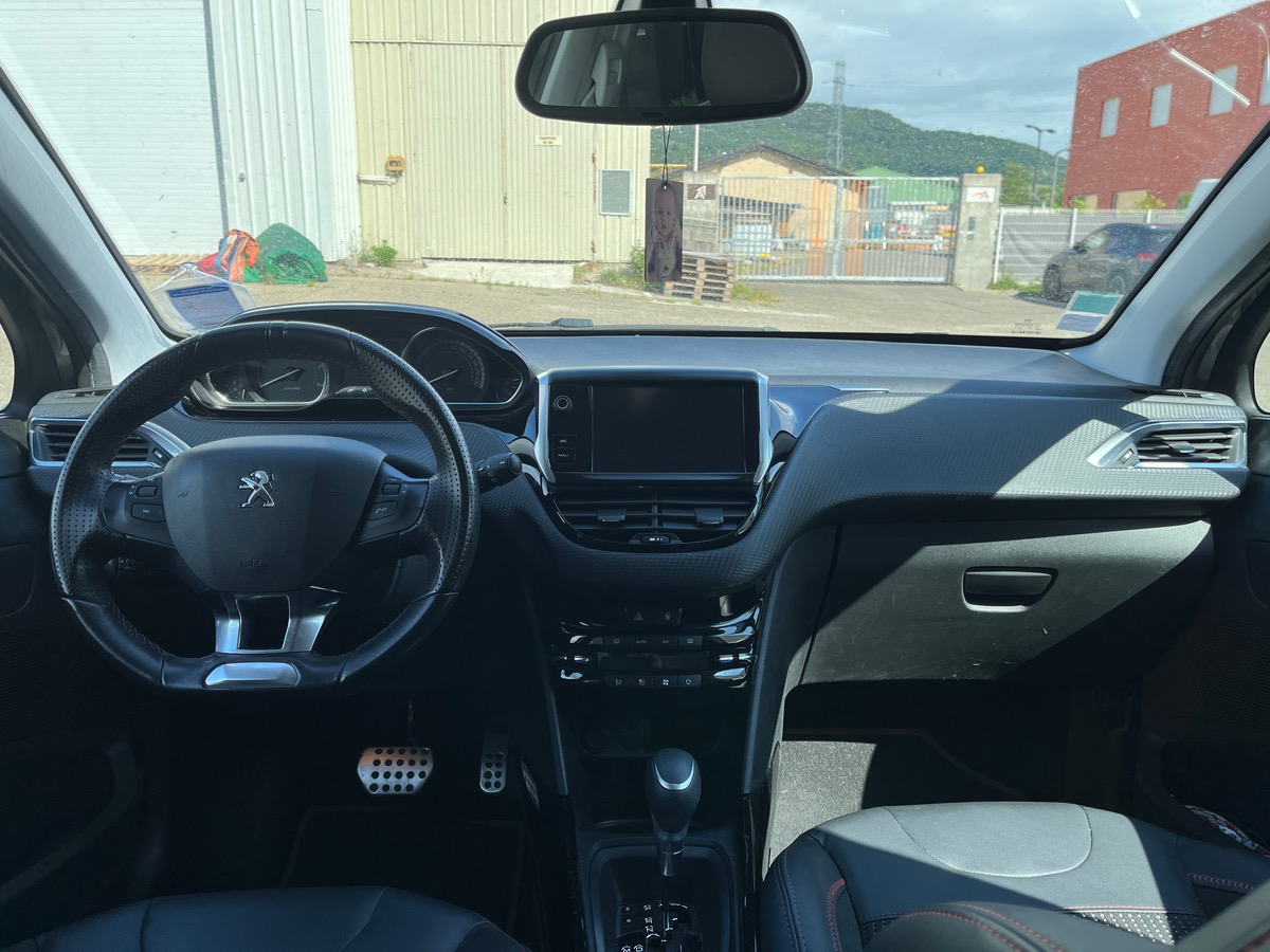 Peugeot 2008 1.5 BLUEHDI 120 S&S GT LINE EAT6 + SUIVI COMPLET + ATTELAGE