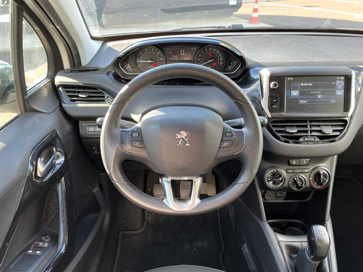 Peugeot 208 1.2 puretech 82 style