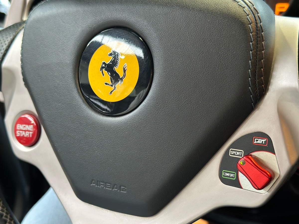 Ferrari California 4.3 V8 460 cv F1 2+2