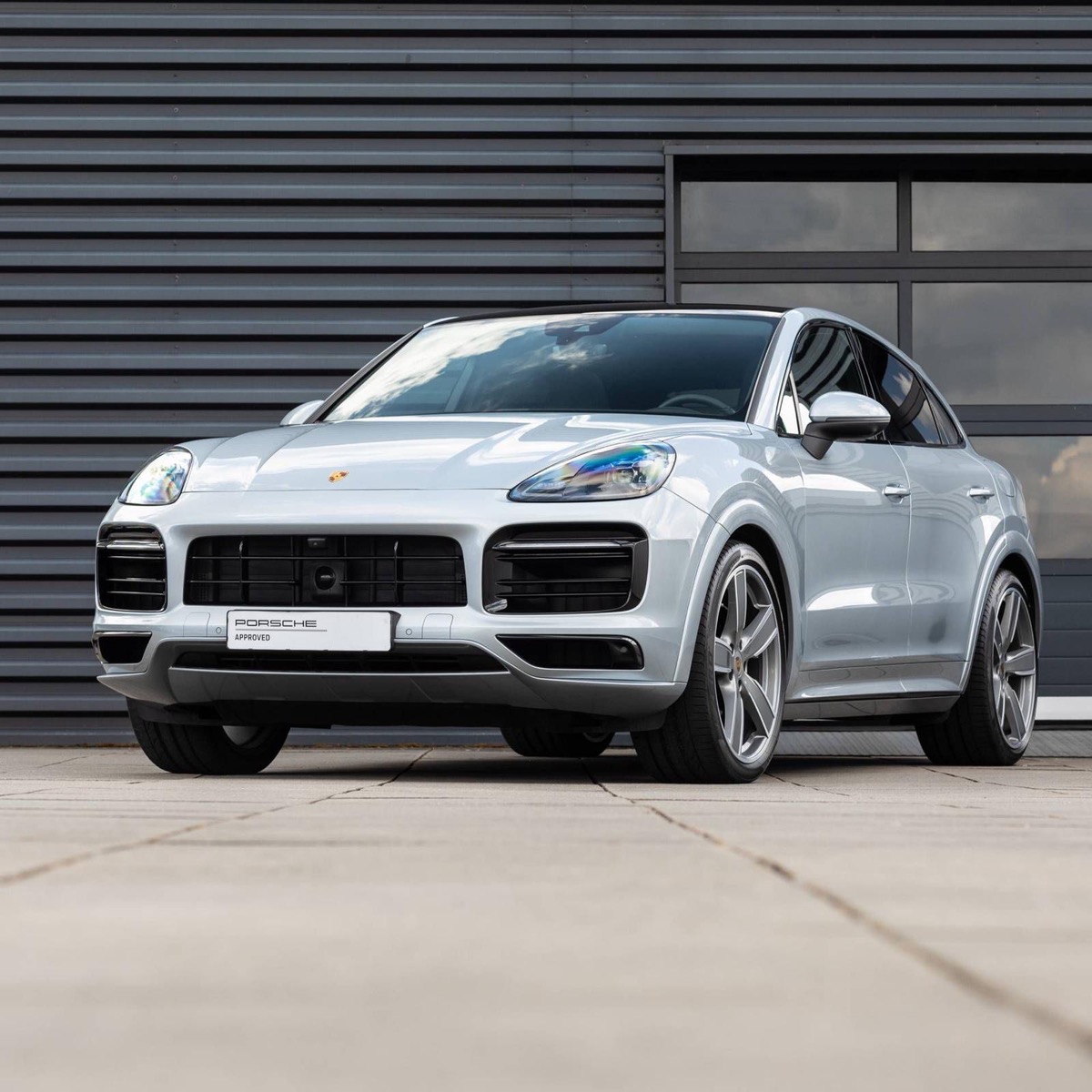 Porsche Cayenne COUPE E-HYBRID 462 FULL