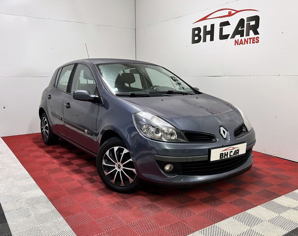 Image: RENAULT Clio 1.2i 75 CH DYNAMIQUE