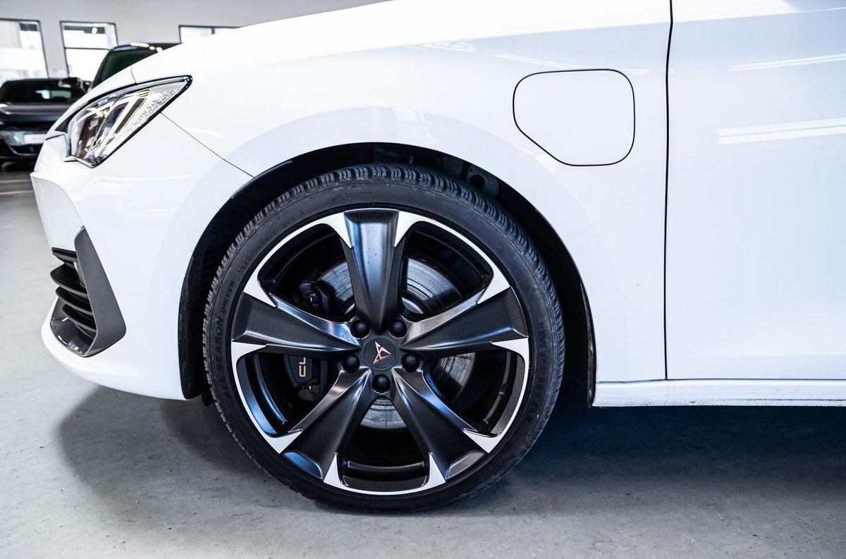 Cupra Leon 1.4 e-Hybrid 245ch Vz